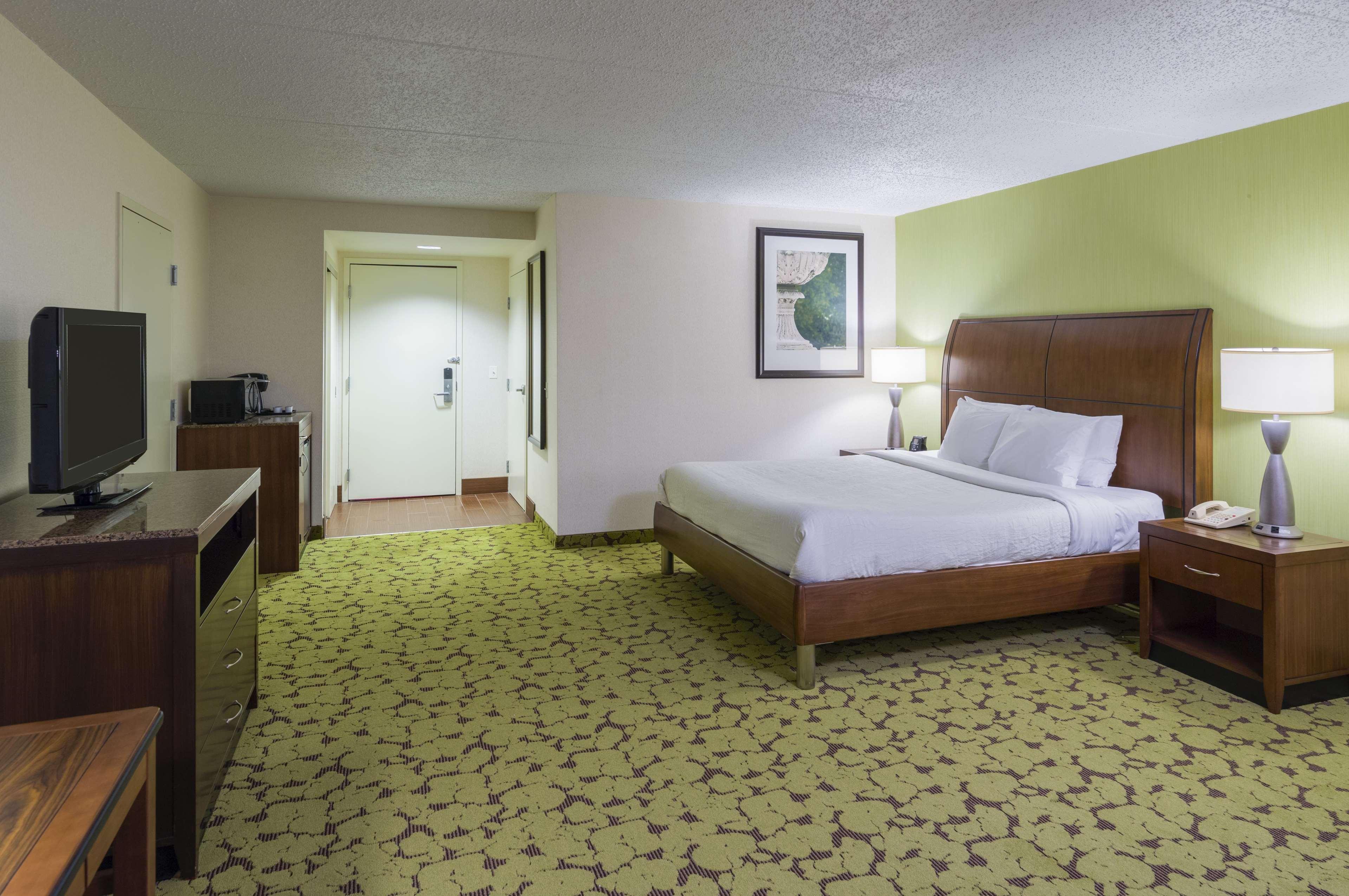 Hilton Garden Inn Edison/Raritan Center Екстериор снимка