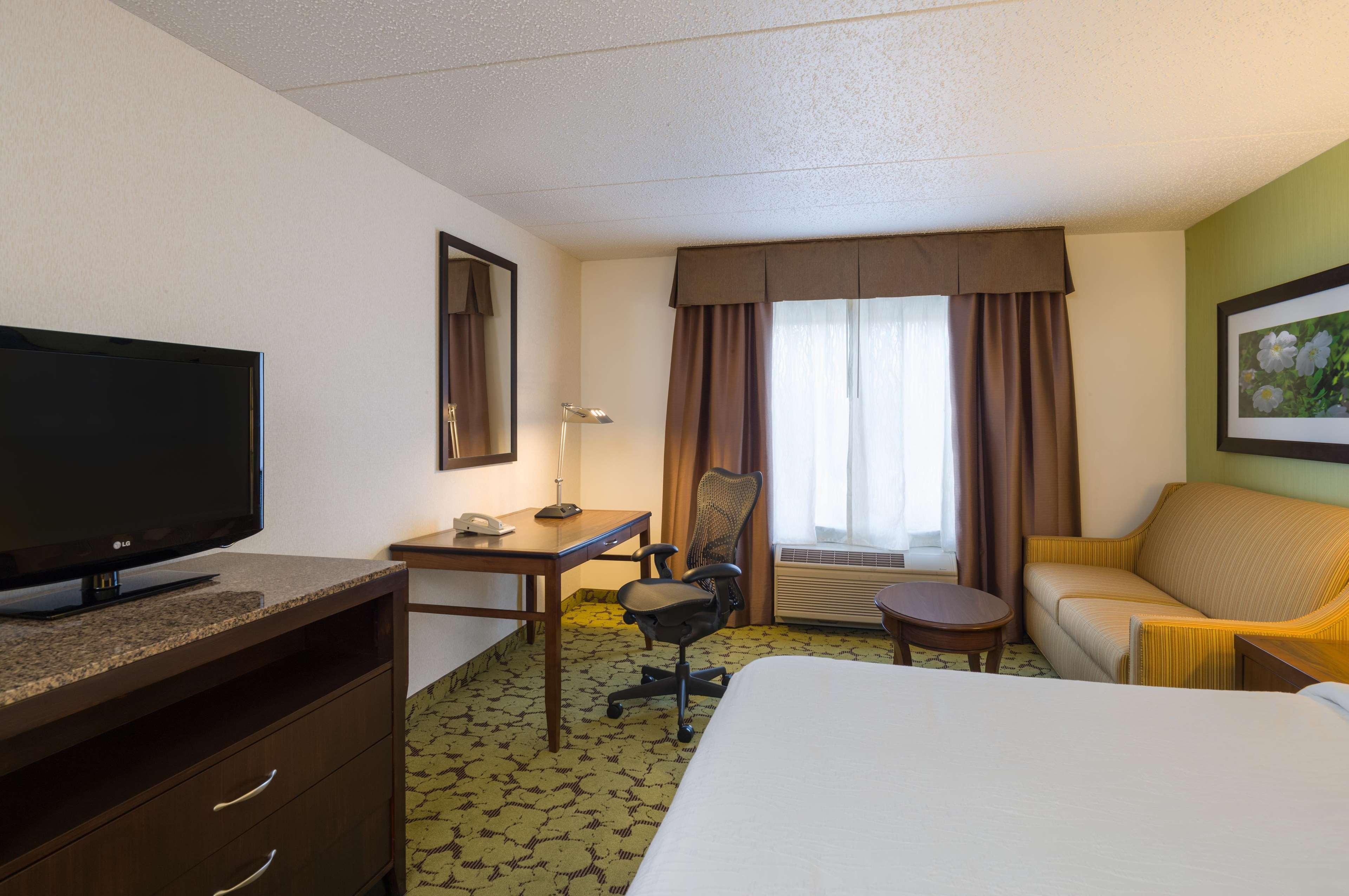 Hilton Garden Inn Edison/Raritan Center Екстериор снимка