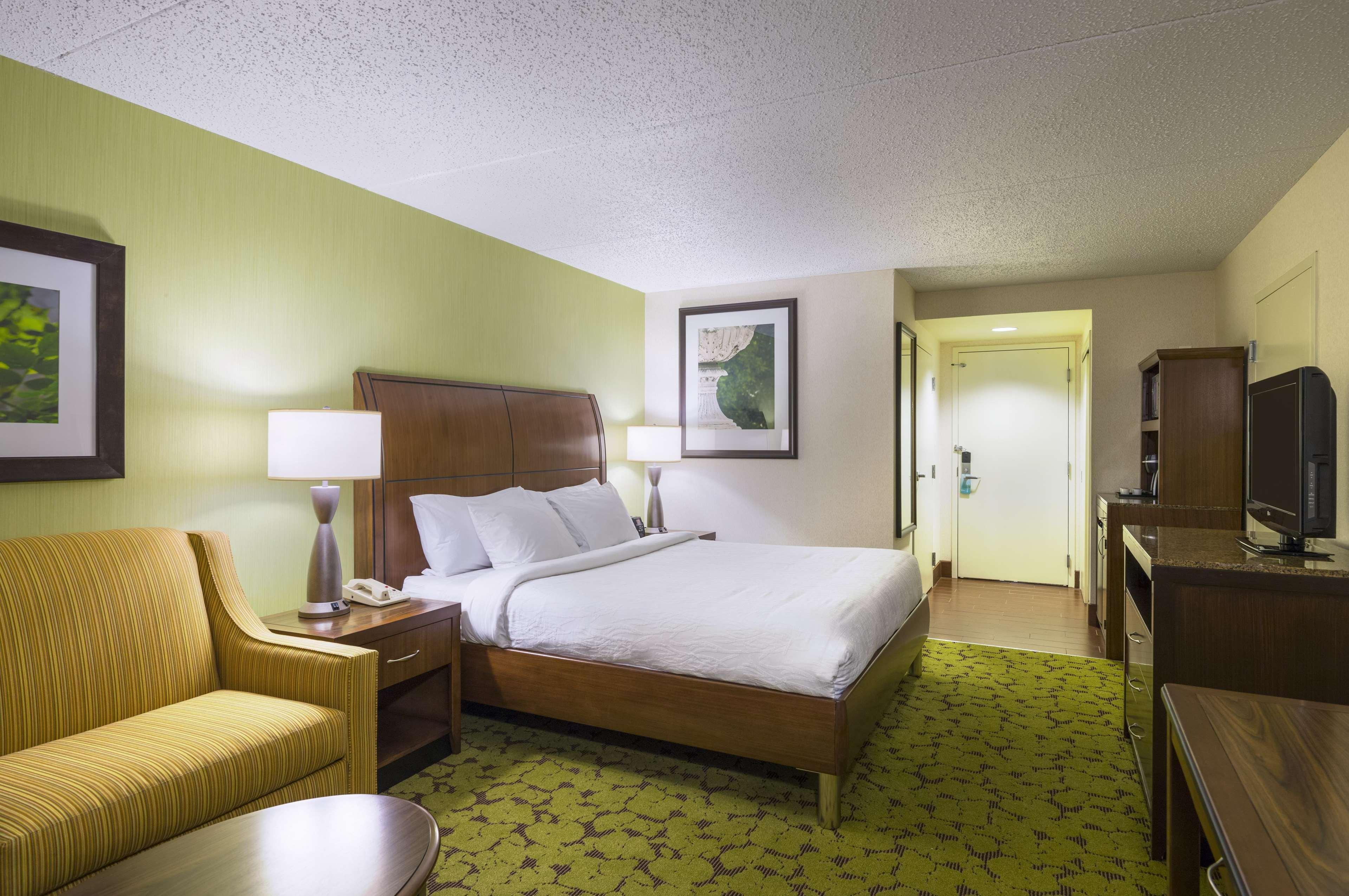 Hilton Garden Inn Edison/Raritan Center Екстериор снимка