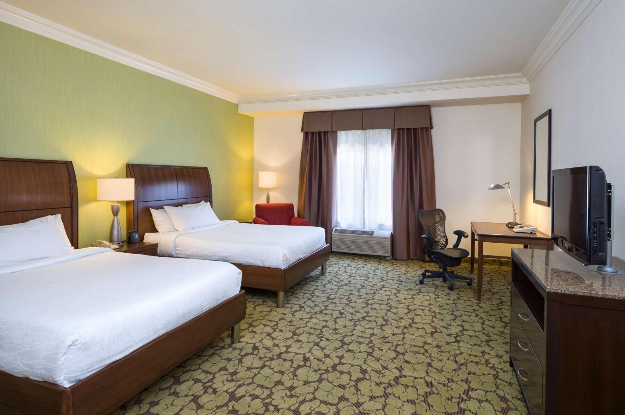 Hilton Garden Inn Edison/Raritan Center Екстериор снимка