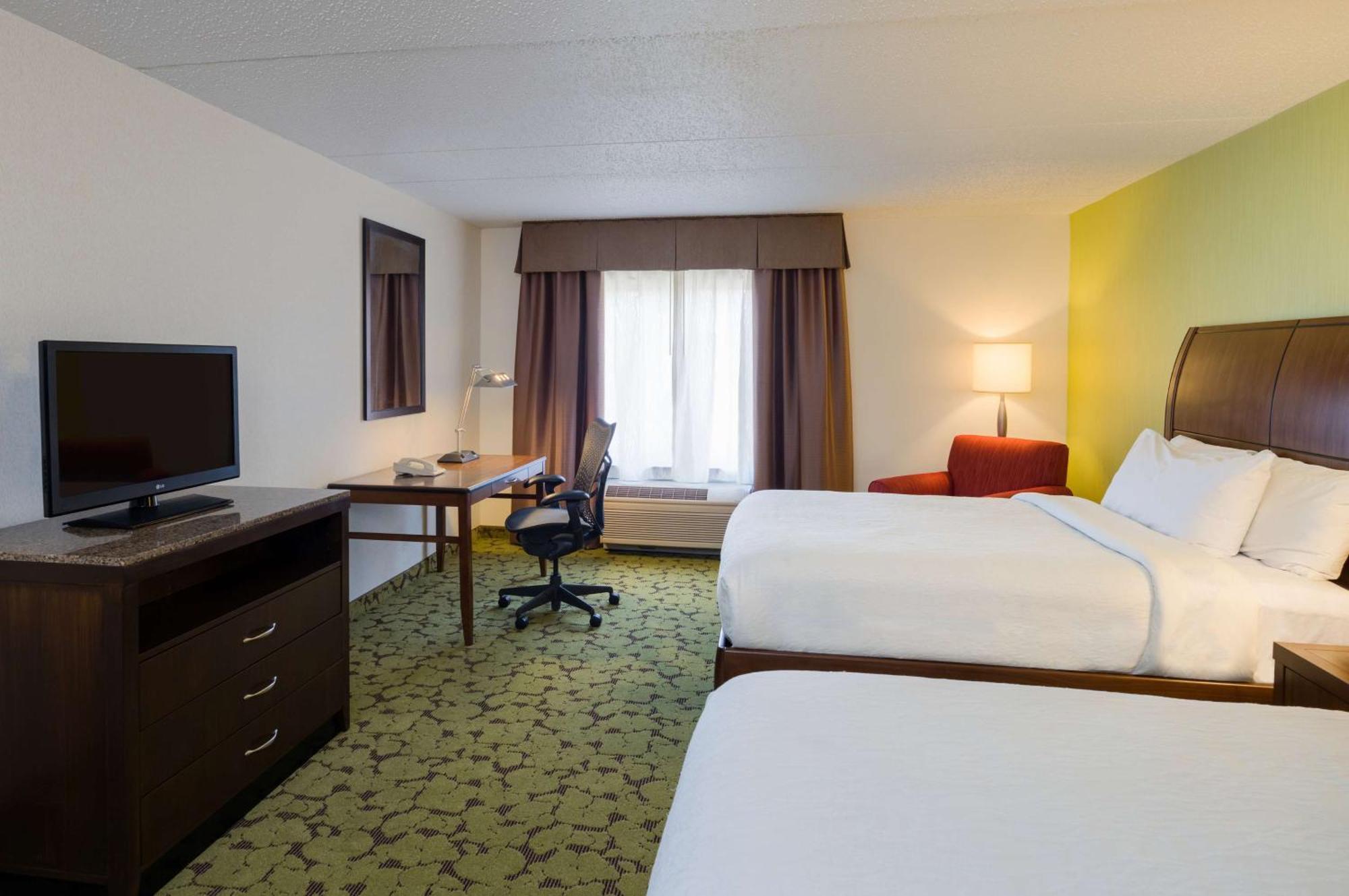Hilton Garden Inn Edison/Raritan Center Екстериор снимка