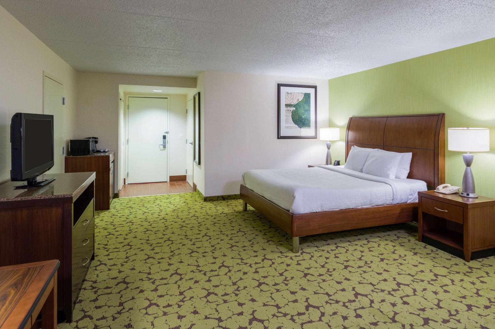Hilton Garden Inn Edison/Raritan Center Екстериор снимка
