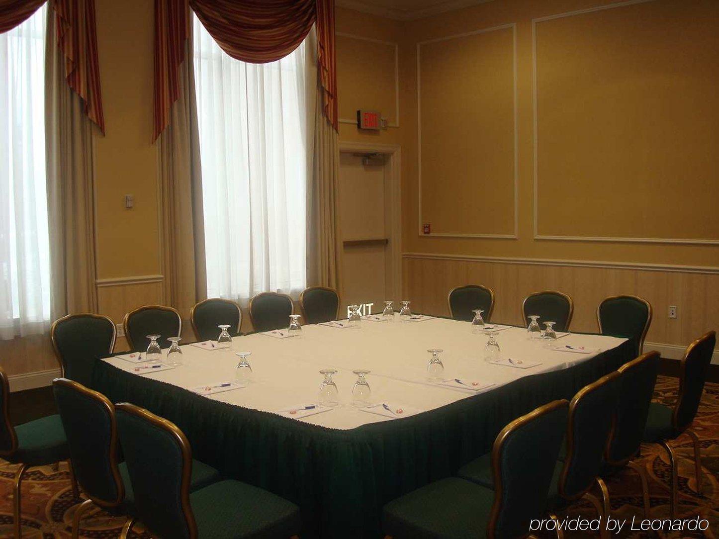 Hilton Garden Inn Edison/Raritan Center Съоръжения снимка